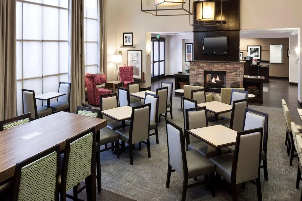 Hampton Inn & Suites Phoenix North/Happy Valley 3*,