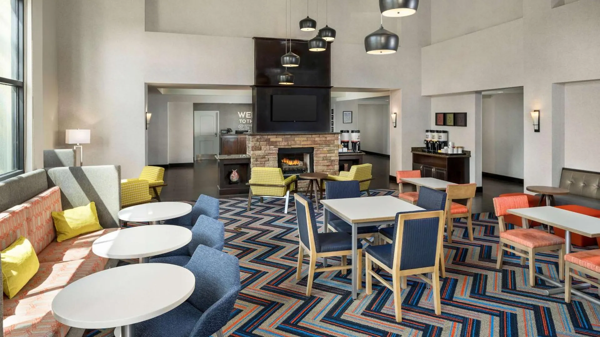 Hampton Inn & Suites Phoenix North/Happy Valley Hotel