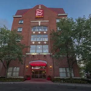 Hotel Red Roof Plus+ Downtown - Convention Center ***