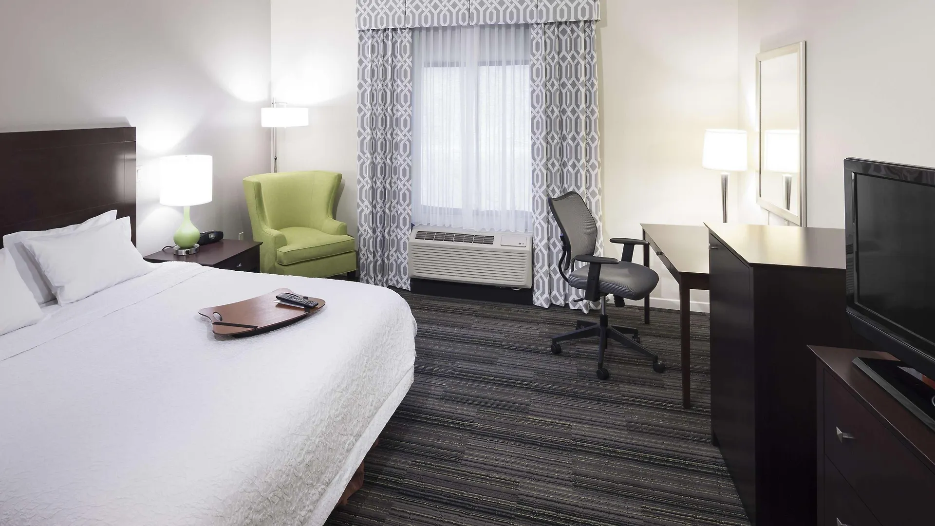 Hampton Inn & Suites Phoenix North/Happy Valley 3*,  United States